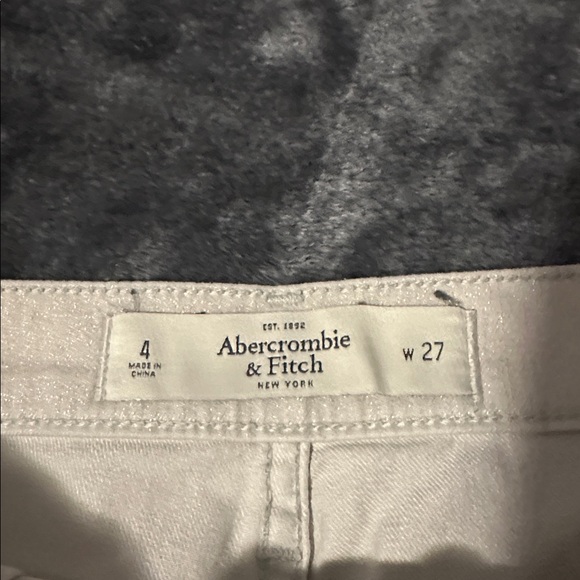 Abercrombie & Fitch Women's Cream Jean Shorts - Picture 3 of 3